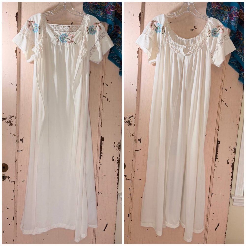 Vintage Nylon Embroidered Cream / White Maxi Gown & Robe Set Boho Cottage